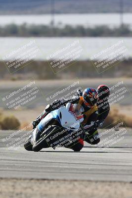 media/Nov-16-2025-Race Pace (Sun) [[8c5fa54630]]/Non Verified Riders (1st 20 Minutes)/1-Turn 14 (10am)/